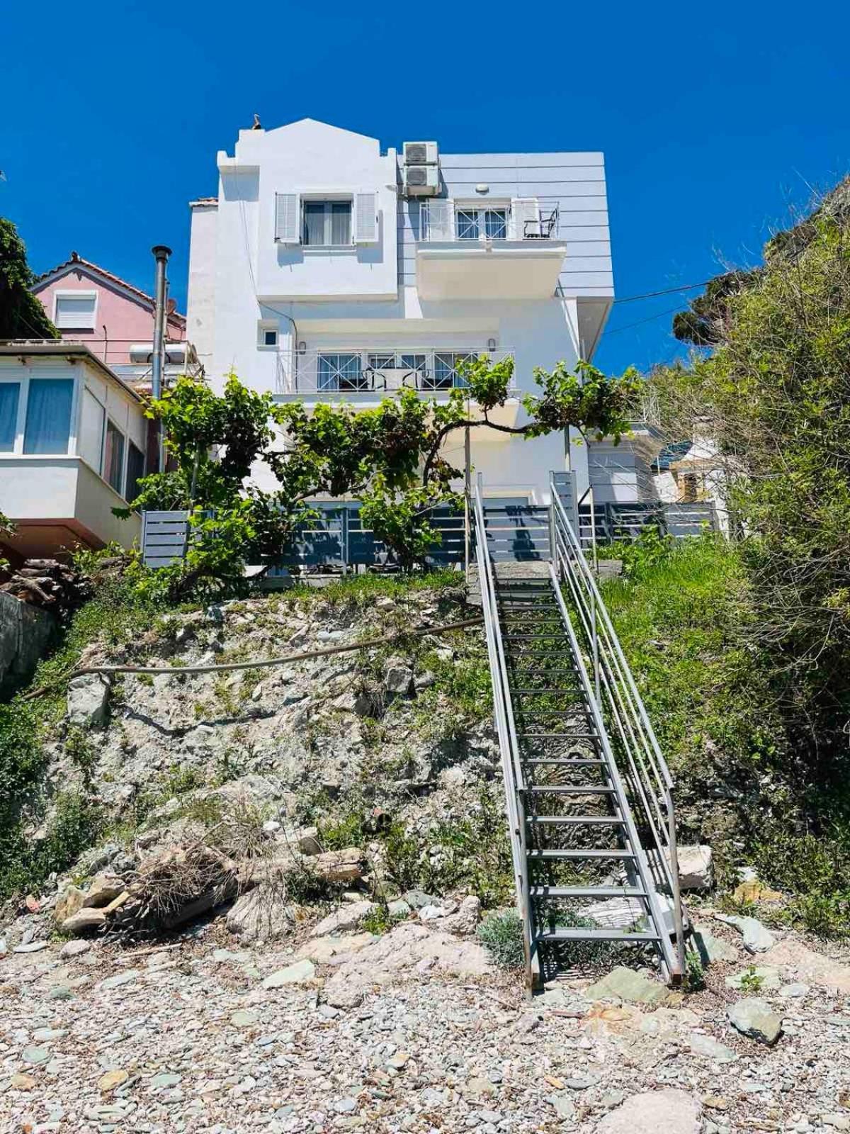 Apartment Ammoudeli *